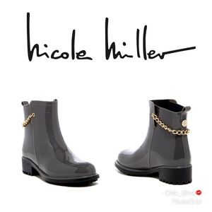 🆕️ Nicole Miller Chelsea Ankle Chain Rain Boot